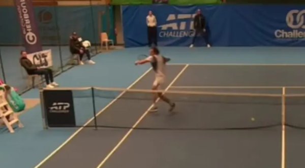 Pogledajte kako je bijesni hrvatski tenisač brutalno ispsovao suca nakon što je izgubio set