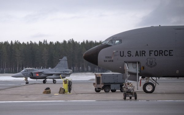 U Iraku se srušio američki avion, u njemu bilo šest vojnika. Odgovornost preuzeo Islamski otpor