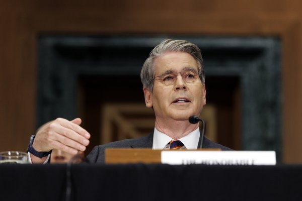 'Američka mornarica pratit će tankere kroz Hormuški tjesnac čim to bude izvedivo'