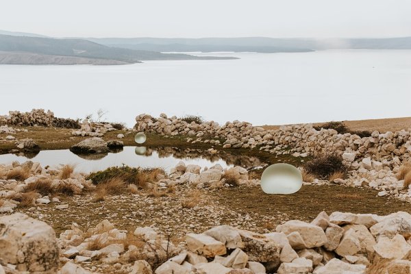 Instalacija Drops kod Baške na Krku