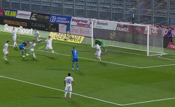 Bizarna scena u SHNL-u: Zabio gol pa odmah izašao zbog ozljede