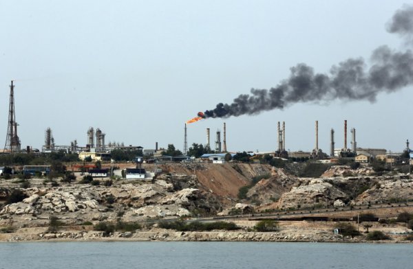 Naftni terminal Karg