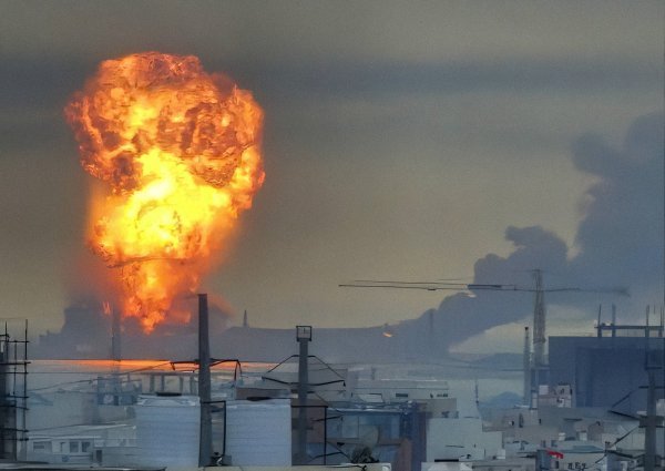 Žestoki napadi na Bliskom istoku, Irak sve dublje uvučen u rat