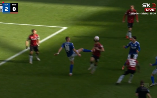 Pogledajte neoprezni start zbog kojeg je Džeko dobio izravni crveni karton