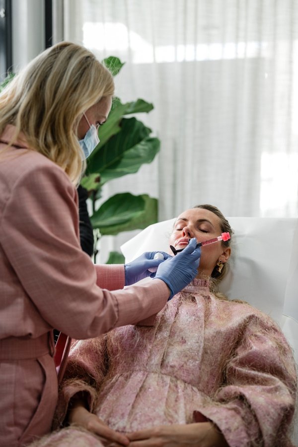 Usne koje izgledaju prirodno i zdravo: upoznajte novi beauty hit