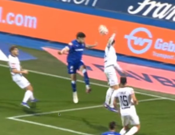 Poslušajte VAR komunikaciju na utakmici Dinamo - Slaven. 'Penal, bravo!'