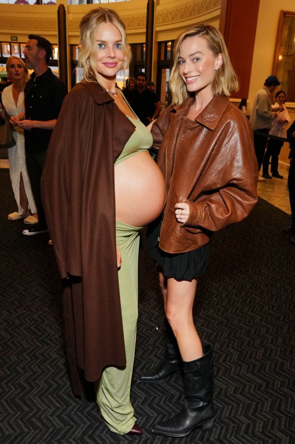 Samara Weaving i Margot Robbie