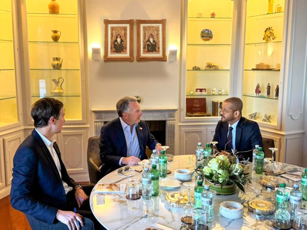 Jared Kushner, Steve Witkoff i omanski ministar Sayyid Badr bin Hamad Al Busaidi