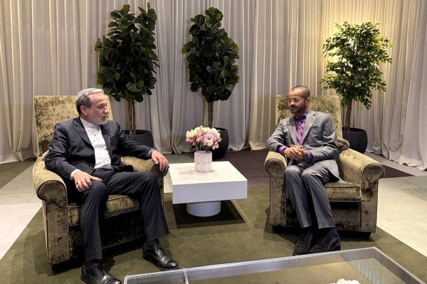 Abas Argači i omanski ministar Sayyid Badr bin Hamad Al Busaidi