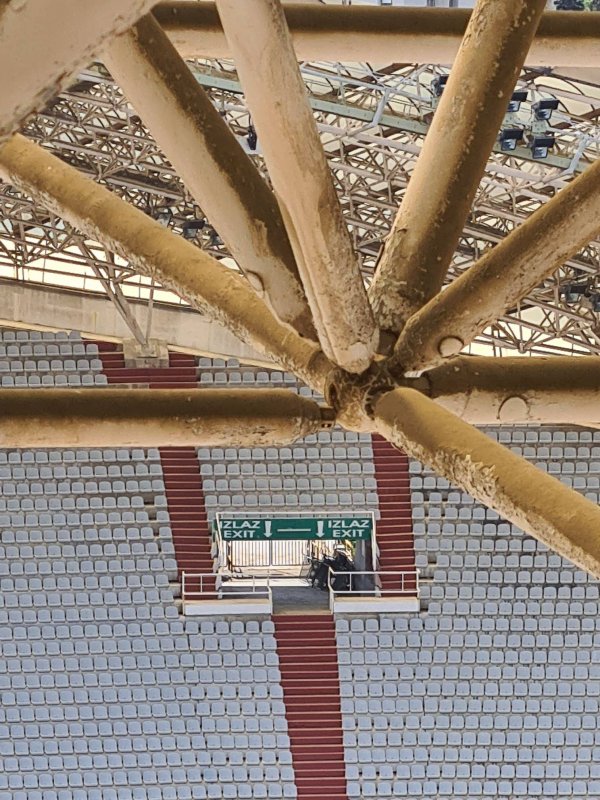 Hajduk objavio šokantne fotografije Poljuda u raspadu: 'Iz poljudske ljepotice poispadale vide'