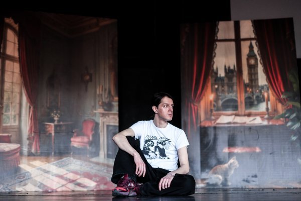 Na kojem jeziku u Hrvatskoj izvoditi srpske autore? Koje se srpske pisce obavezno mora prevoditi, a koji su neprevodivi?