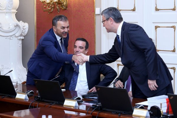 Ministar unutarnjih poslova Vlaho Orepić čestita Oreškoviću Patrik Macek/PIXSELL