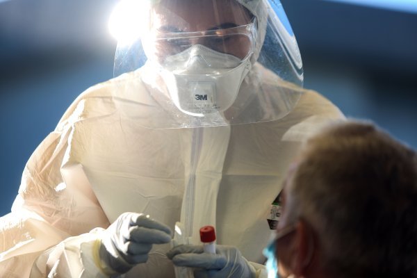 Dok se ostatak svijeta primarno bavio koronavirusom, Hrvatska je rješavala dvije krize istovremeno