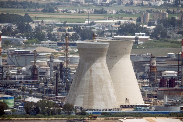 Iran nastavlja osvetu: Pogođena jedna od ključnih izraelskih rafinerija