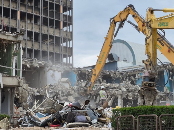 Već ovog tjedna kreće uklanjanje azbesta s Vjesnika: 'Nema dodatnog plaćanja'