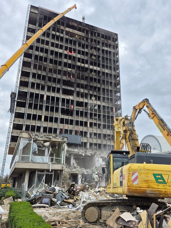 Rušenje zapadnog aneksa Vjesnika