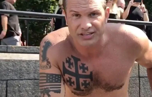 Hegseth s tetovažom jeruzalemskog križa