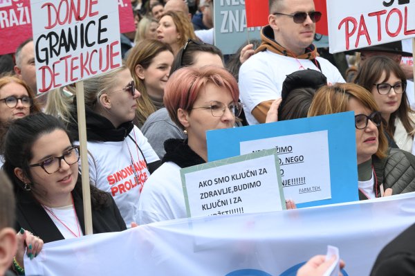 Prosvjed šest sindikata na Europskom trgu u Zagrebu