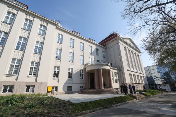 Obilazak cjelovito obnovljene zgrade dekanata Medicinskog fakulteta