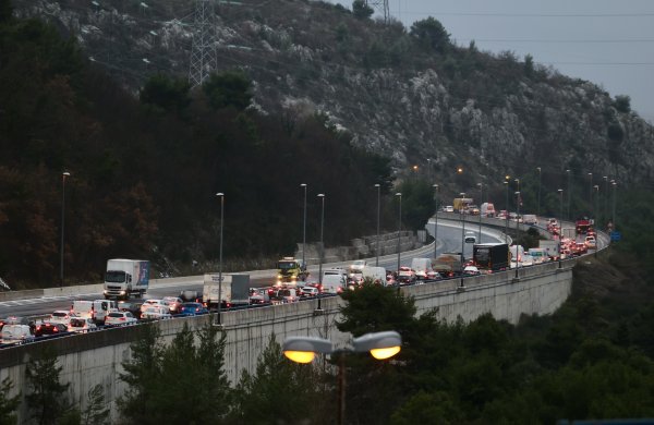 Vozači ogorčeni: Satima u koloni do Splita