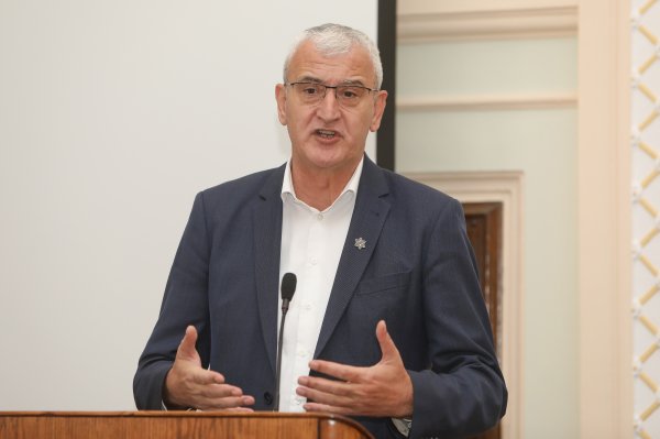 Karlovački gradonačelnik napao oporbu: Bio je to cirkus koji je otežao promet u gradu