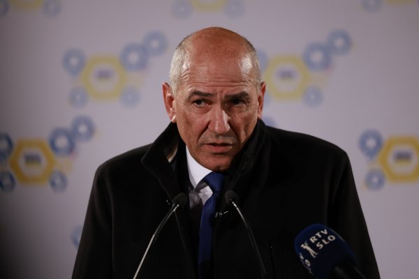 Janez Janša nije uspio iskoristiti posrtaje Golobove vlade