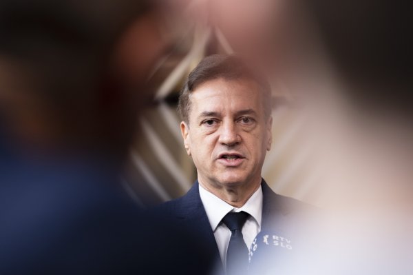 Golob proglasio pobjedu: 'Bilo je napeto'; Janša: 'Prebrojat ćemo svaki glas'