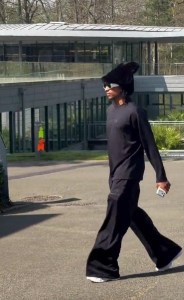 Internet bruji o zvijezdi Francuske: Pogledajte u čemu je stigao na okupljanje reprezentacije