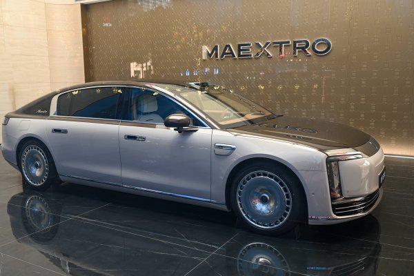 Kineska luksuzna limuzina pomela BMW, Porsche i Maybach: Evo zašto je hit