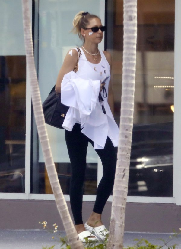 Kao u danima najveće slave: Prve fotografije Ane Kurnjikove nakon rođenja četvrtog djeteta