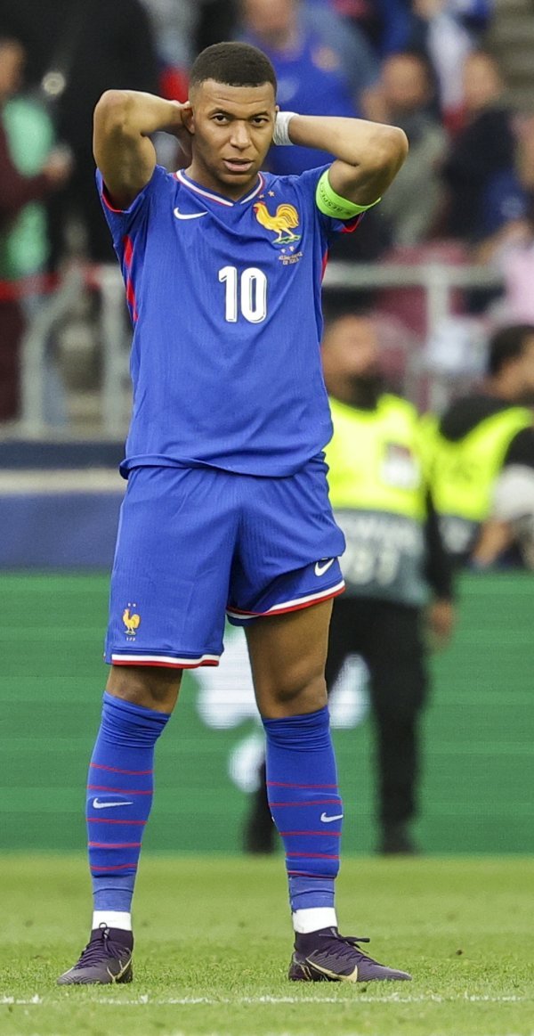 Ljutiti Kylian Mbappe progovorio o ozljedi koljena: Bilo je tu puno laži...