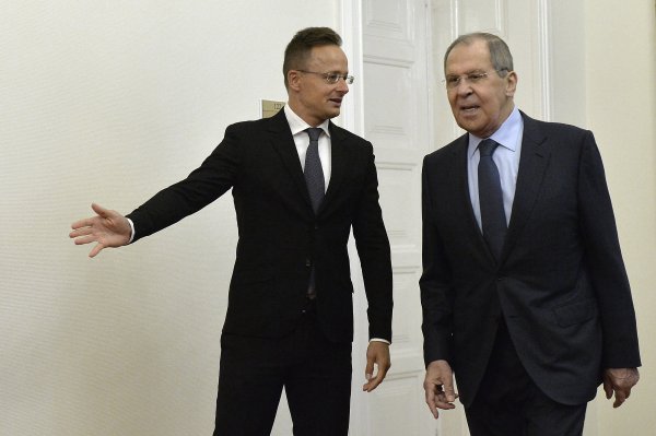 Peter Szijjarto i Sergej Lavrov