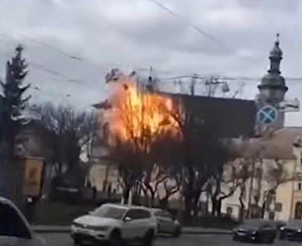 Pogledajte kako su Rusi iranskim dronom uništili crkvu u Lavovu pod zaštitom UNESCO-a