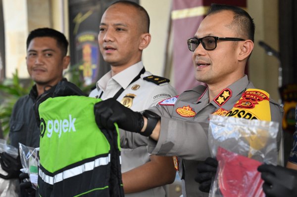 Indonezijski časnik odstupio nakon strašnog napada kiselinom na aktivista