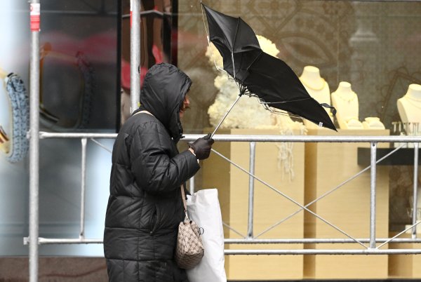 Podignut meteoalarm: Zagreb i okolica u crvenom zbog jakog vjetra!