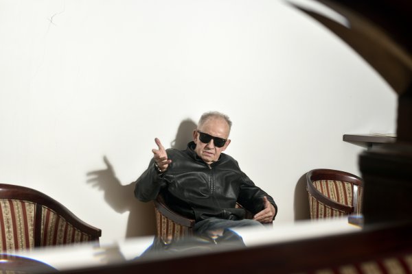 U svom inicijalnom obrazloženju, odbor je Valenta opisao kao "erudita i osobu gotovo enciklopedijske žudnje za spoznajom"