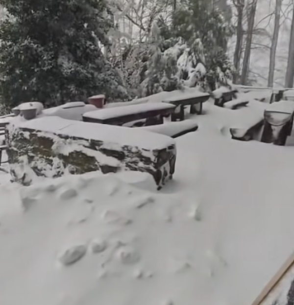 VIDEO Mećava na Sljemenu, nema struje na Medvednici, dio ljudi odsječen