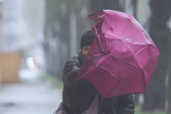 Nevrijeme na sjeveru Hrvatske: Zatvorene prometnice, otkazana nastava