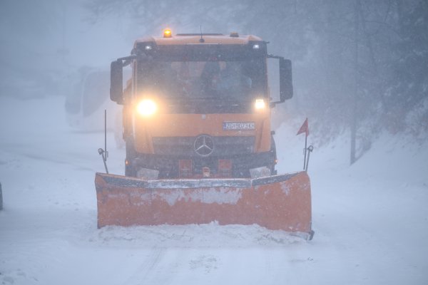 Skupina djece odsječena na Sljemenu: 'Bojimo se, još je bio i potres!'
