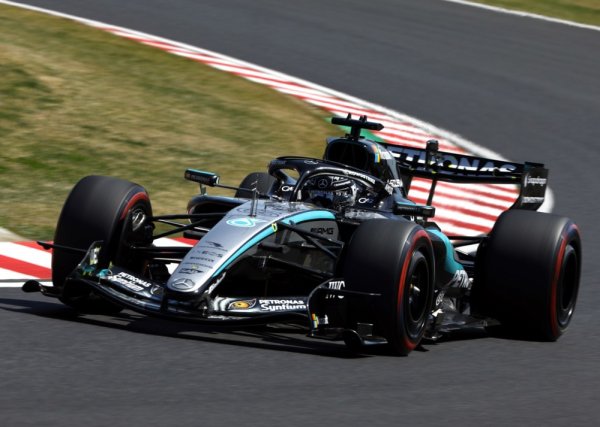 Mercedes i McLaren dominiraju u Japanu; Russell i Piastri brži od konkurencije