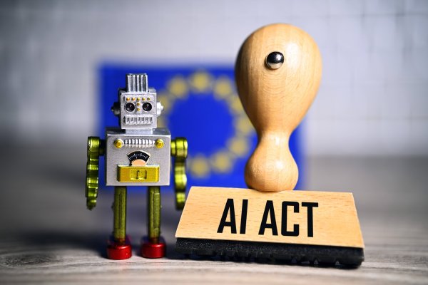 Europski parlament odgađa ključne dijelove AI Acta, stručnjaci imaju važnu napomenu za tvrtke