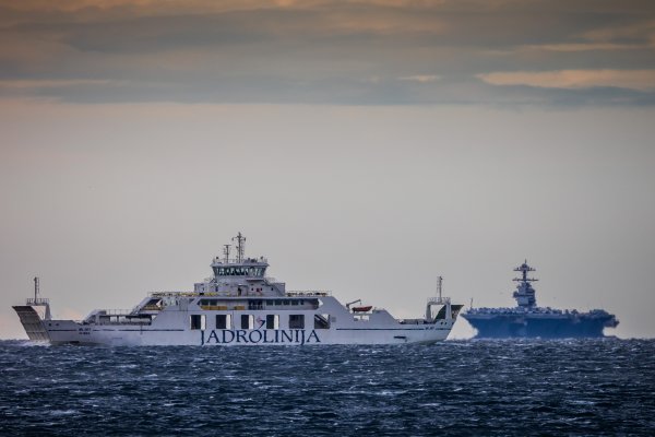 Dolazak najvećeg američkog nosača aviona USS Gerald R. Forda pred Split