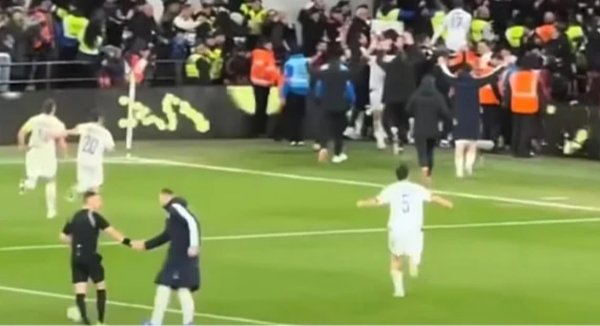 Ovo niste vidjeli u prijenosu: Dok su svi slavili, evo što je napravio Džeko