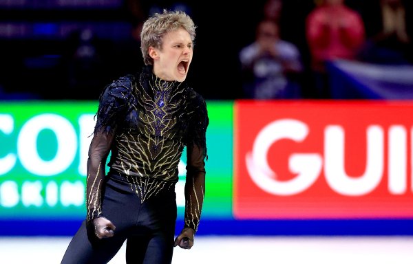 Olimpijske suze zamijenio svjetskim zlatom; fenomenalni klizač vratio se na tron