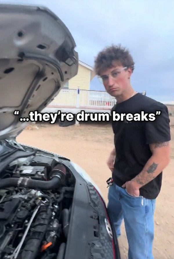 Mehaničar otkrio koji popravak auta najviše mrzi, njegov video je hit