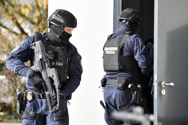 Srđan Mlađan doveden pod jakim osiguranjem na sud