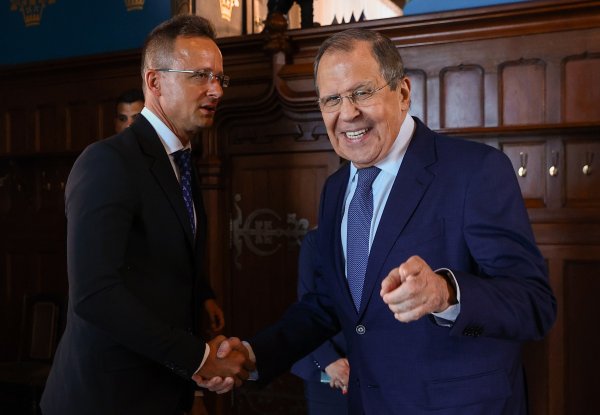 Peter Szijjarto i Sergej Lavrov