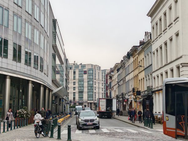 Zbog skupih cijena najma i nekretnina, mladi možda ne bi mogli doći raditi u neki grad poput Bruxellesa makar dobili posao i prilike za razvoj