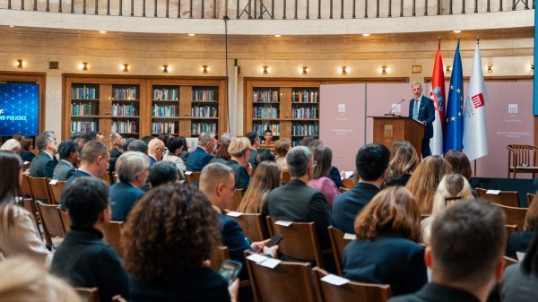 Za bolje financiranje umjetne inteligencije potrebno je pojačati edukaciju, smanjiti birokraciju i omogućiti upliv većih fondova