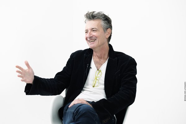 Pisanje me veseli; uživam, sjedim, čukam po kompjutoru, luči mi se hormon sreće, kreativan sam. Nemam razloga da se žalim